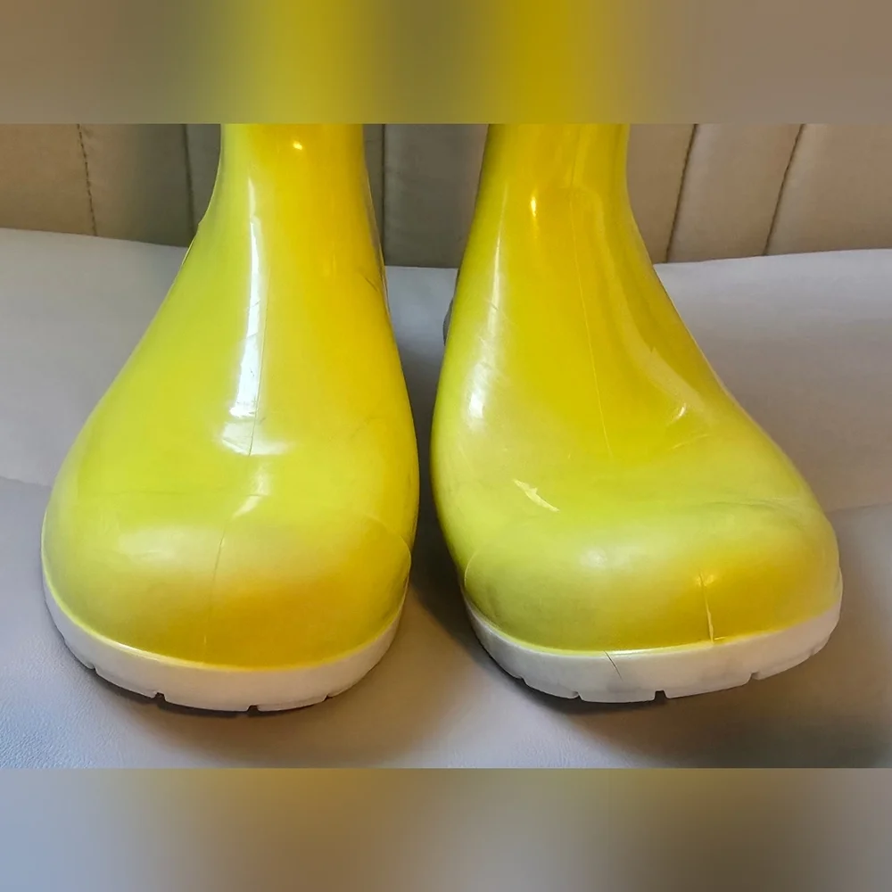 UGG Boots  Sienna Rain Mid Calf Waterproof Yellow Womens size US 8/mens Size 6 - Picture 3 of 14